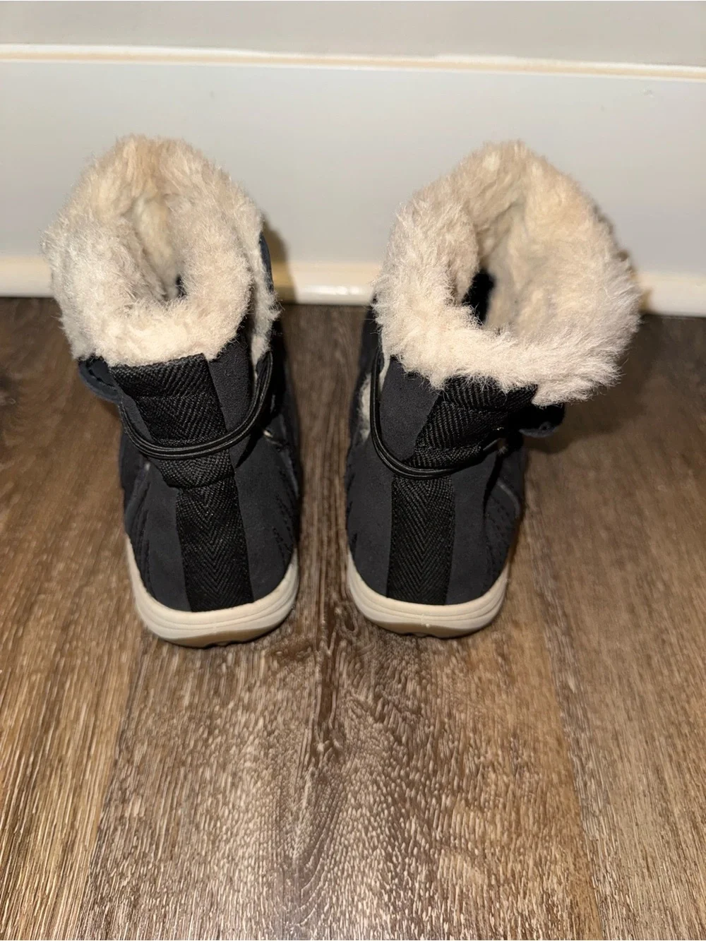 Merrells Women’s Black Suede Winter Ankle Boots with Faux Fur Lining